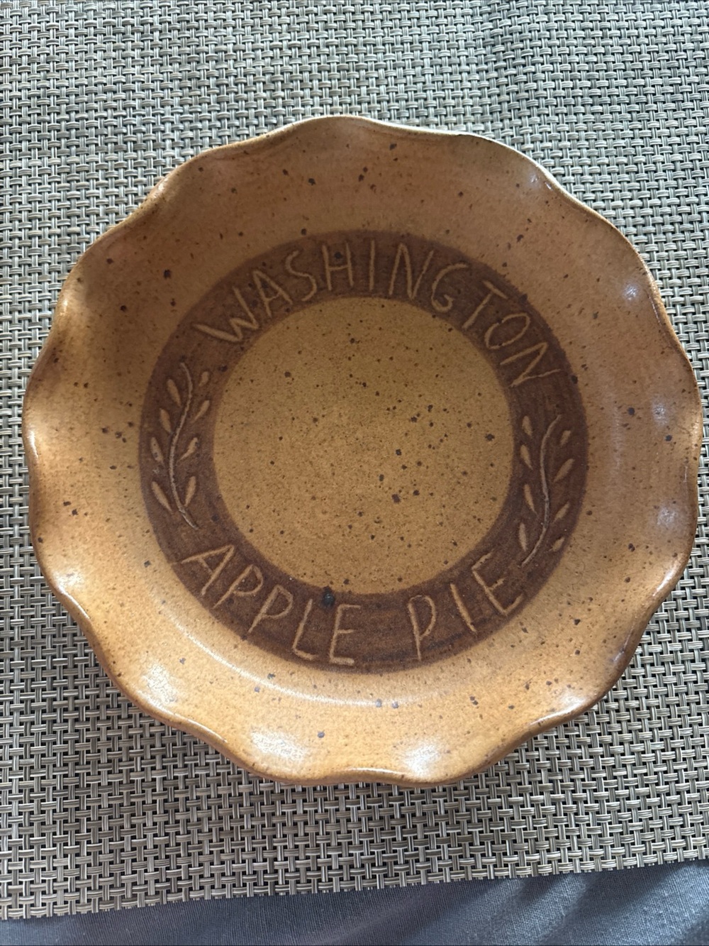 Greenwell Washington Apple Pie Scalloped Ceramic Serving Plate - Brown